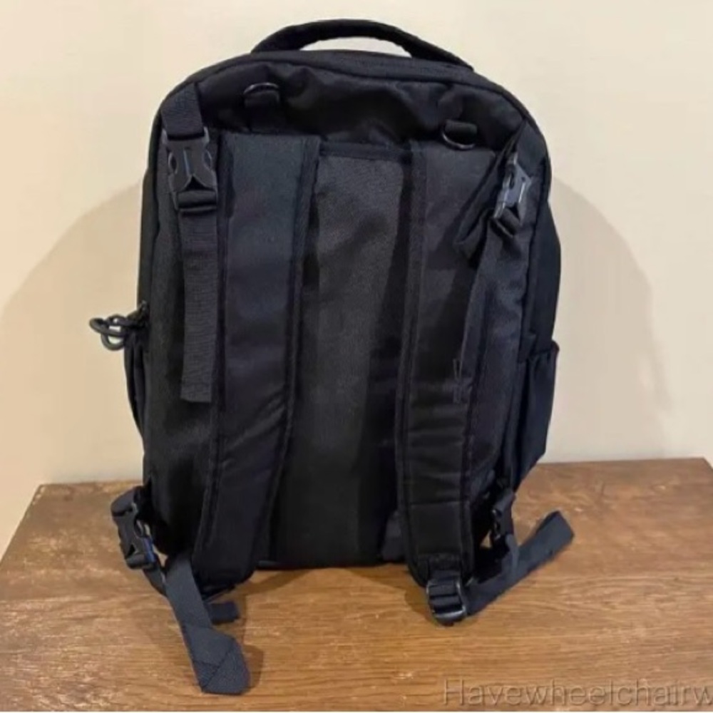 Black versatile back pack - Picture 2 of 5